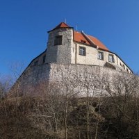 schloss-neuenburg-2006.jpg